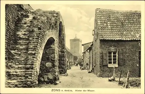 Ak Zons Dormagen am Niederrhein, Hinter der Mauer