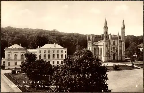 Ak Neustrelitz in Mecklenburg, Schlosskirche, Marienpalais