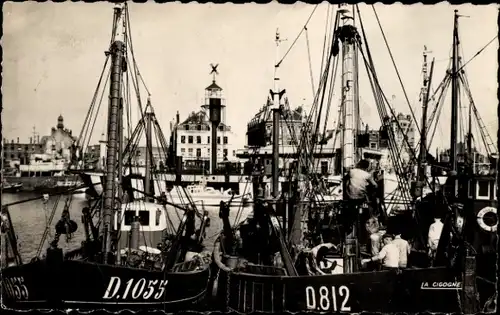 Ak Dunkerque Dünkirchen Nord, Fischerboote im Hafen