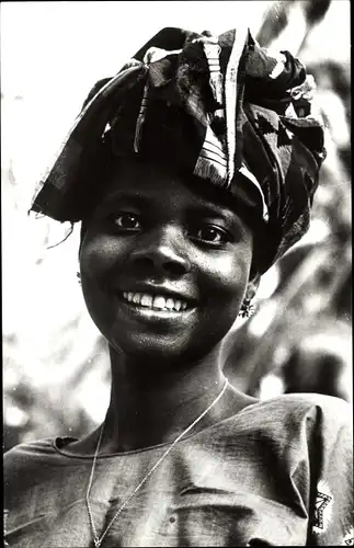 Ak Dahomey Benin, junge Mutter, afrikanische Frau, Portrait