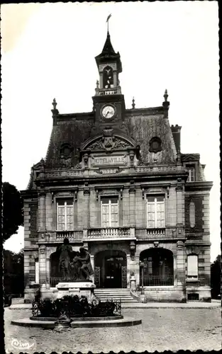 Ak Saint Just en Chaussée Oise, l'Hotel de Ville