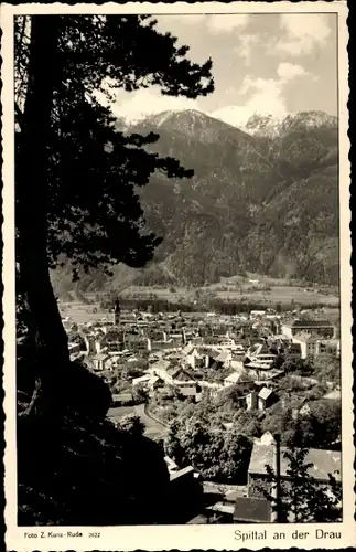 Ak Spittal an der Drau Kärnten, Durchblick zum Ort