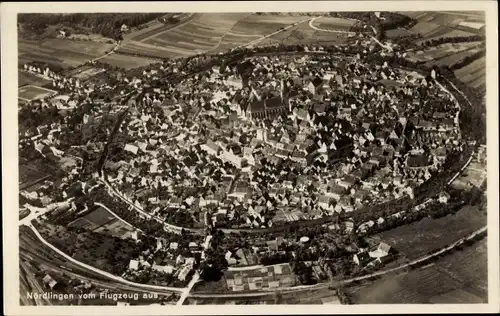 Ak Nördlingen, Fliegeraufnahme vom Ort