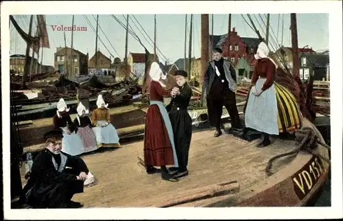 Ak Volendam Nordholland Niederlande, Volkstrachten, Boot