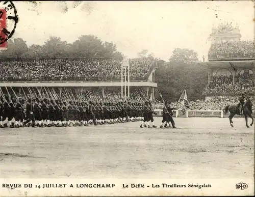 Ak Paris XVI Passy, Revue diu 14 Juillet a Longchamp, Le Defile, Les Tirailleurs Senegalais