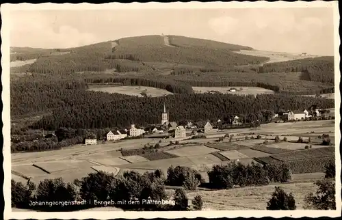 Ak Johanngeorgenstadt im Erzgebirge Sachsen, Panorama mit dem Plattenberg, Kirchturm