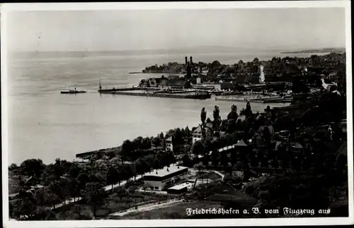 Ak Friedrichshafen am Bodensee, Gesamtansicht, Luftbild