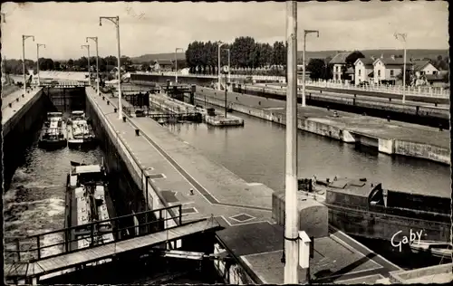 Ak Amfreville sous les Monts Eure, Schleusen