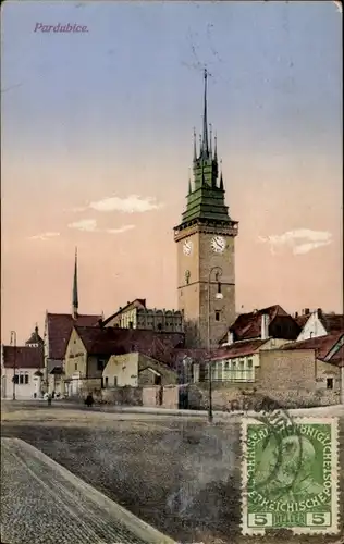 Ak Pardubice Pardubitz Stadt, Ortspartie, Blick auf Turm, Straße