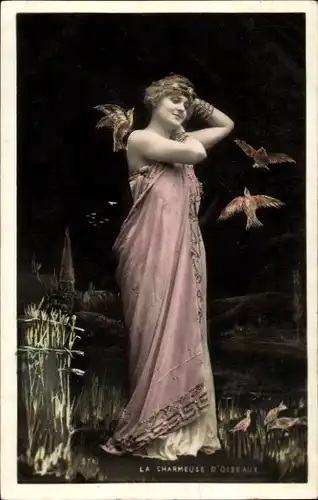 Ak Schauspielerin, Portrait, Vogelbeschwörerin
