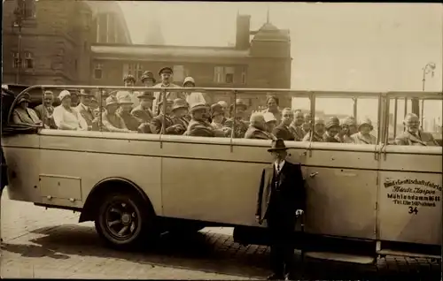 Foto Ak Hamburg Hohenfelde, Rundfahrtbus Friedrich Jasper, Mühlendamm 86-88, Fahrgäste, um 1930