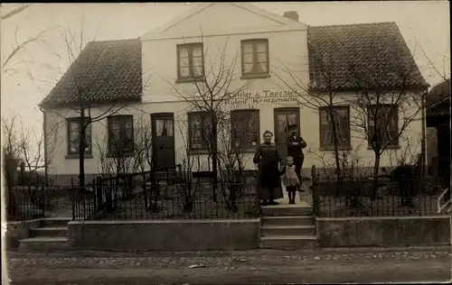 Foto Ak Hamburg Billstedt Schiffbek Kirchwerder, Sattler u. Tapezierer Rudolf Kratzmann, Familie