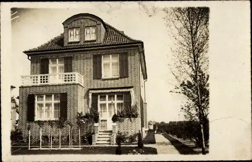 Foto Ak Hamburg Altona Nienstedten, Wohnhaus Bahnstraße 25, Clara