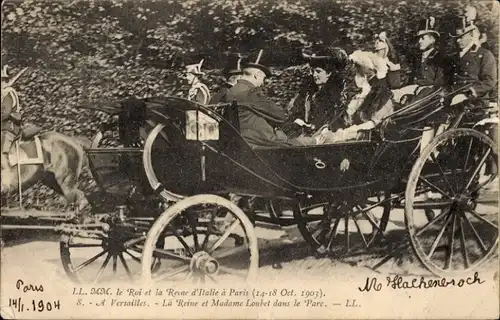 Ak Versailles, Die Königin und Madame Laaubet im Park, 14.-18. Oktober 1903