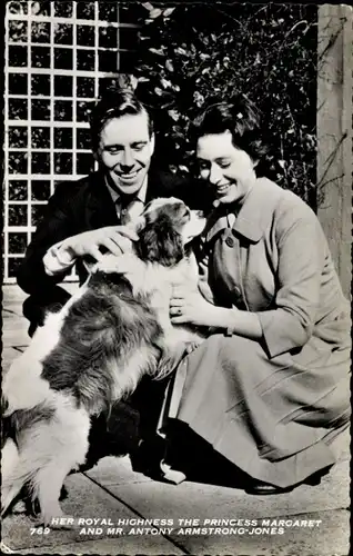 Ak Her Royal Highness Princess Margaret and Mr. Antony Armstrong Jones, dog