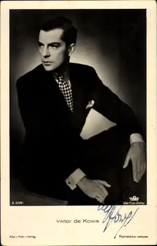 Ak Schauspieler Viktor de Kowa, Portrait im Anzug, Autogramm
