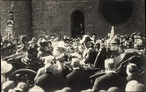 Foto Ak Königin Wilhelmina der Niederlande, Prinz Hendrik, Kutsche, Den Haag 30. April 1927