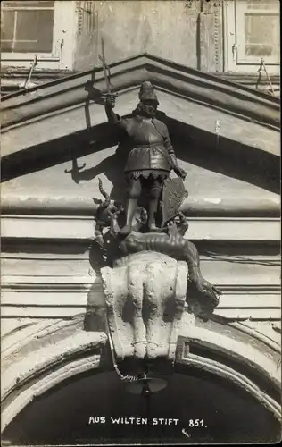 Ak Wilten Innsbruck in Tirol, aus Wilten Stift, Figur, Statue