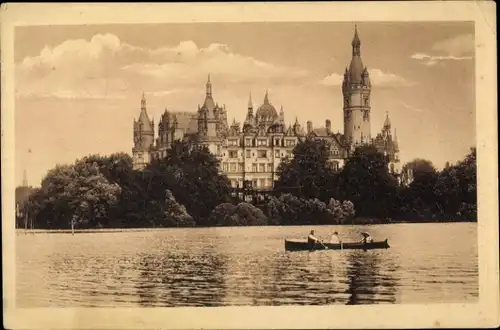 Ak Schwerin in Mecklenburg, Schloss, Seeseite, Ruderboot