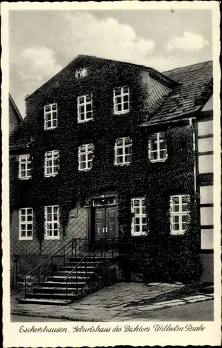 Ak Eschershausen in Niedersachsen, Geburtshaus des Dichters Wilhelm Raabe, Rankenbewuchs