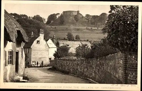 Ak Carisbrooke Isle of Wight England, Castle, Straßenpartie