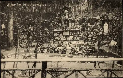 Ak Meurthe et Moselle, Altar im Priesterwald, Statuen