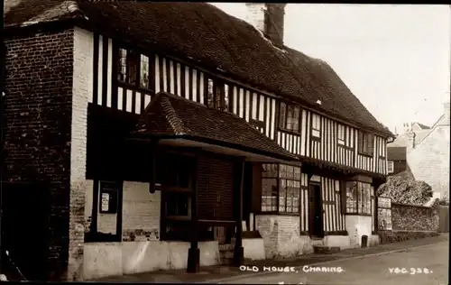 Ak Ashford Kent England, altes Haus, Charing