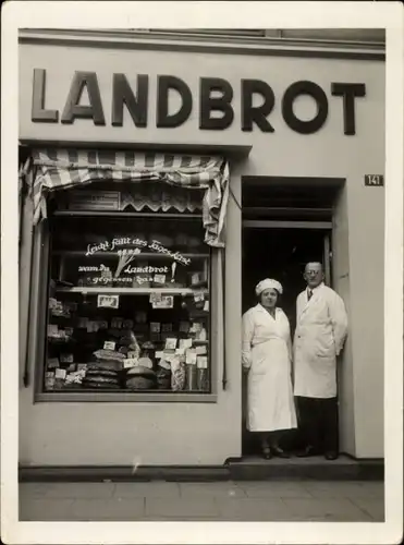 Foto Ak Hamburg Nord Barmbek, Bäckerei Fuhlsbüttler Str. 141, Landbrot, Schaufenster, 1933/38