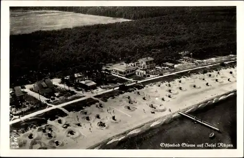 Ak Glowe auf Rügen, Luftbild vom Strand