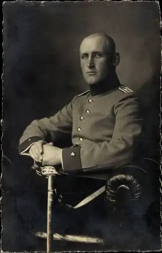 Foto Ak Deutscher Soldat in Uniform, Portrait