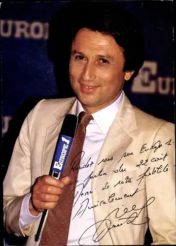 Ak Schauspieler, Portrait, Autogramm, Mikrofon, Europe 1