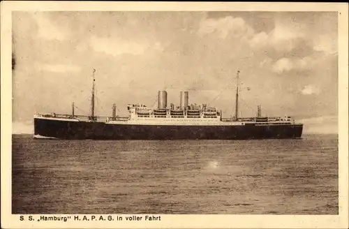 Ak Dampfschiff SS Hamburg, HAPAG, In voller Fahrt