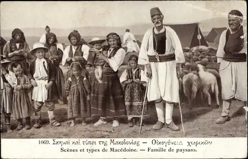 Ak Mazedonien, Famille de paysans, Volkstrachten