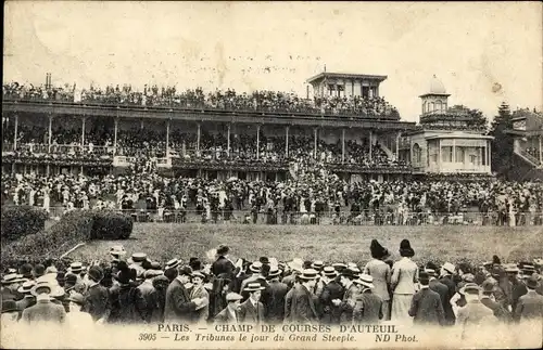 Ak Paris XVI Passy Auteuil, Champ de Courses, Les Tribunes le jour du Grand Steeple