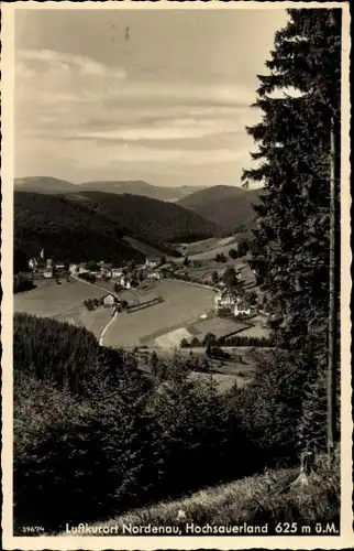 Ak Nordenau Schmallenberg im Sauerland, Talblick zum Ort