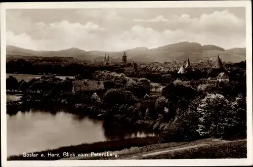 Ak Goslar am Harz, Totalansicht, Blick vom Petersberg