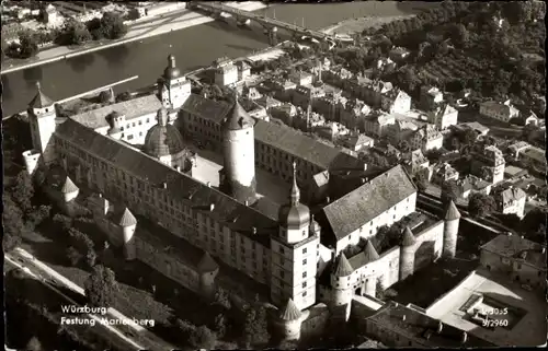 Ak Würzburg am Main Unterfranken, Festung Marienberg, Luftbild