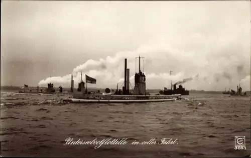 Ak Deutsches U Boot, Unterseebootflottille in voller Fahrt, U 9
