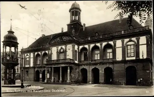 Ak Magdeburg in Sachsen Anhalt, Rotes Rathaus mit Kaiser Otto Denkmal