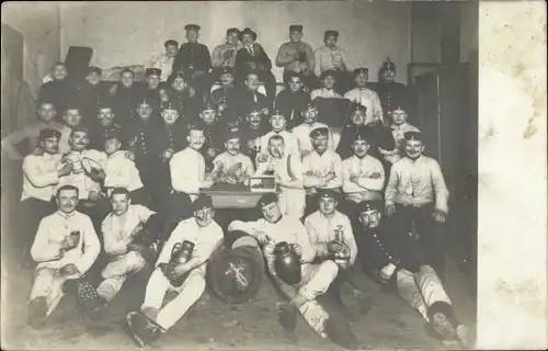 Foto Ak Riesa an der Elbe Sachsen, Deutsche Soldaten in Uniform, Gruppenbild