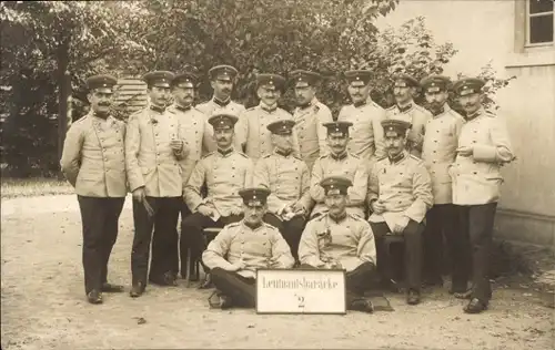 Foto Ak Deutsche Soldaten in Uniformen, Gruppenbild, Leutnant-Baracke 2, Senne-Lager