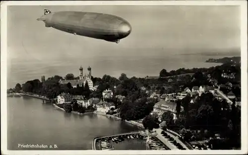 Ak Friedrichshafen am Bodensee, Luftschiff LZ 127 Graf Zeppelin, Fliegeraufnahme