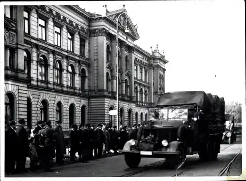 Foto Hamburg Altona, Empfang vom Flakregiment am Rathaus