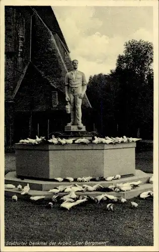 Ak Stassfurt im Salzlandkreis, Staßfurter Denkmal der Arbeit Der Bergmann