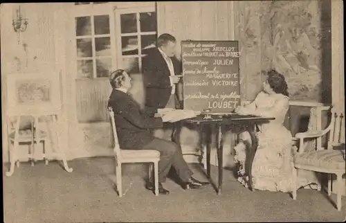 Ak Frankreich, Mann und Frau sitzen vor der Tafel, Staatspräsident Loubet