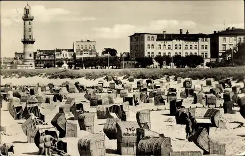 Ak Ostseebad Warnemünde Rostock, Strand, Leuchtturm