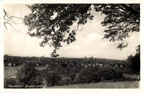 Ak Remscheid, Blick auf den Ort mit Häusern, Kirche