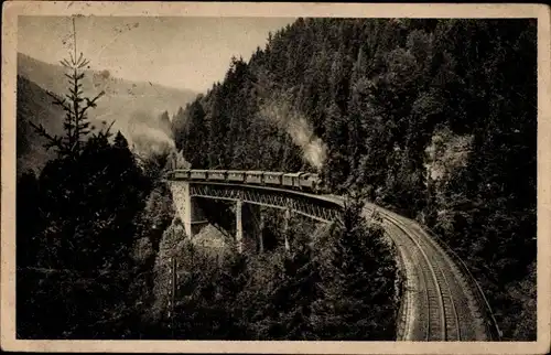 Ak Höllsteig Schwarzwald, Ravennaviadukt im Höllental, Dampflok