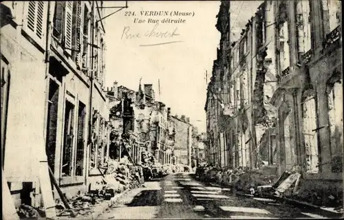 Ak Verdun Meuse, zerstörte Straße, bombardierte Häuser