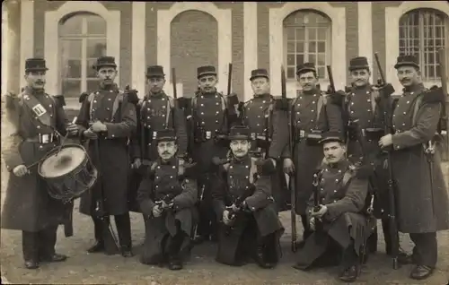 Foto Ak Französische Soldaten in Uniformen